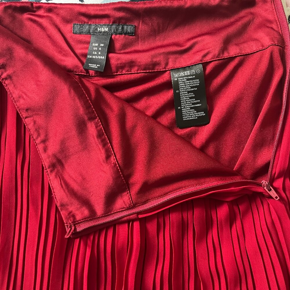H&M Red A-Line Pleated Cocktail Skirt - Picture 3 of 5